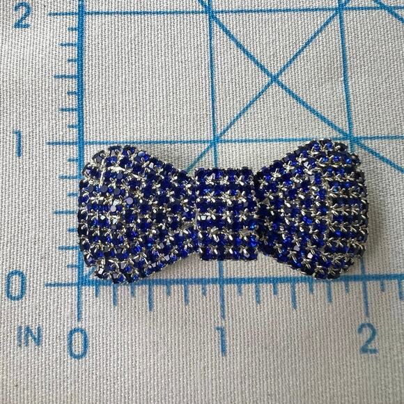 Vintage Dark Blue Rhinestone Jeweled Bow Tie Brooch Pin - Picture 3 of 3